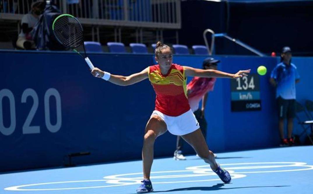 主持人把火 主持人把火